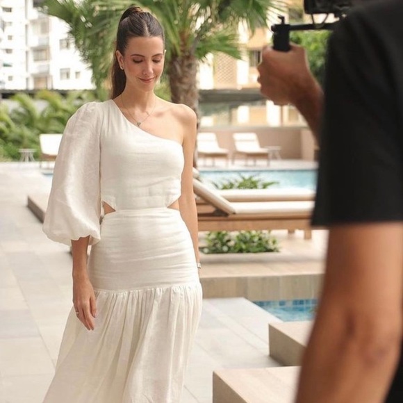 One Shoulder Linen Maxi Cut out Full Sleeve Tiered Eggshell White Size Medium - Picture 8 of 14